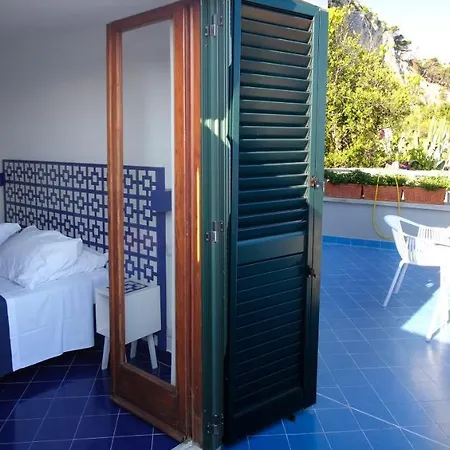 Baia Di Puolo Hotel 3*