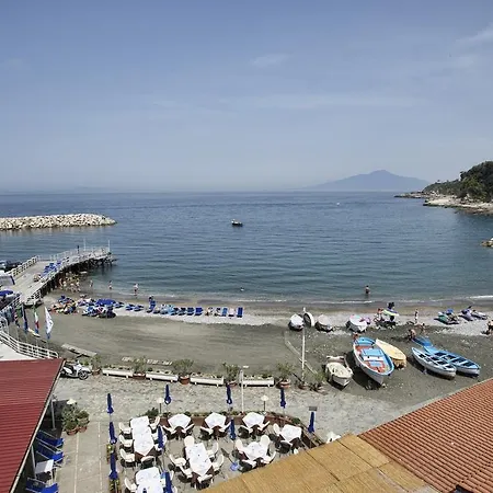 Baia Di Puolo Hotel