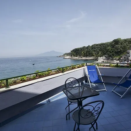 Baia Di Puolo Massa Lubrense