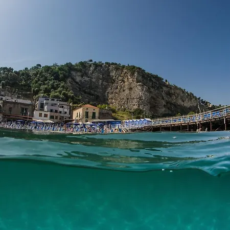 Hotel Baia Di Puolo
