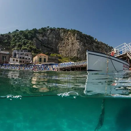 Baia Di Puolo Massa Lubrense