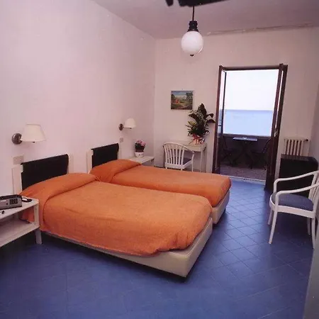 Hotel Baia Di Puolo 3*