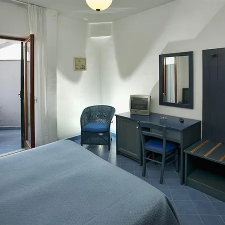 Hotel Baia Di Puolo 3*