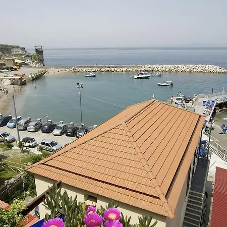 Hotel Baia Di Puolo 3*