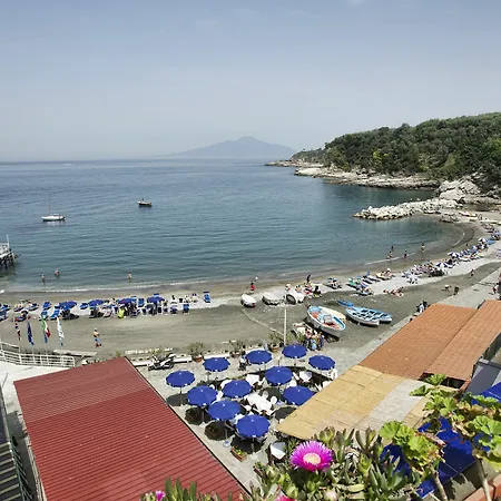 Baia Di Puolo Massa Lubrense