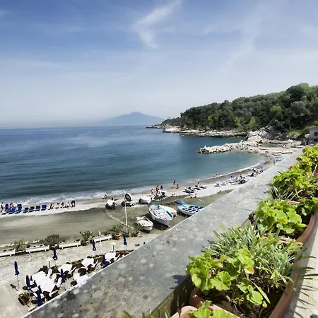 Baia Di Puolo Hotel