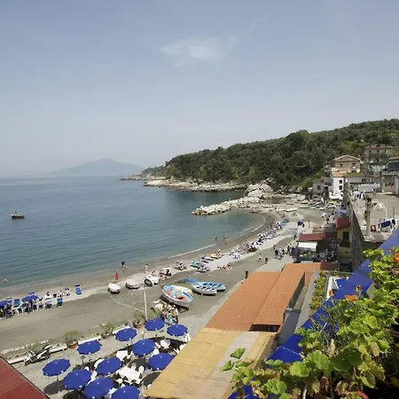Baia Di Puolo Hotel