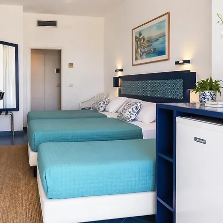 Baia Di Puolo Hotel 3*