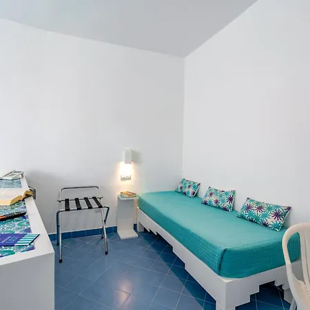 Hotel Baia Di Puolo 3*