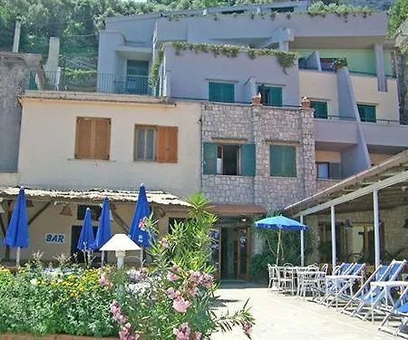 Hotel Baia Di Puolo